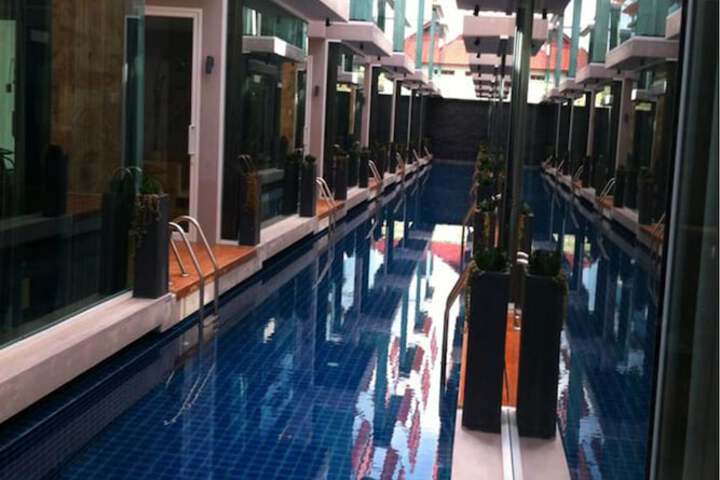 Pool Hotel