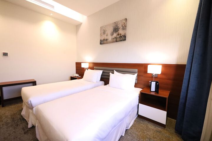 Room 5 of 39