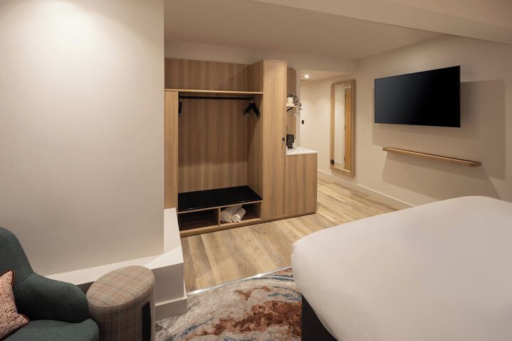 Room 56 of 178