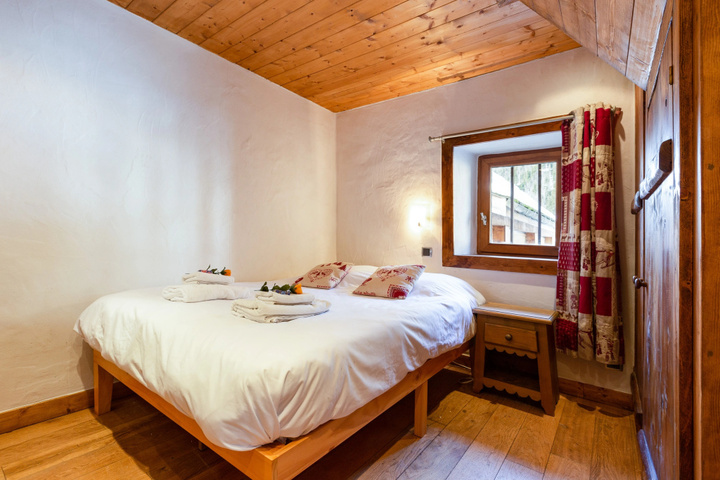 Room 4 of 20
