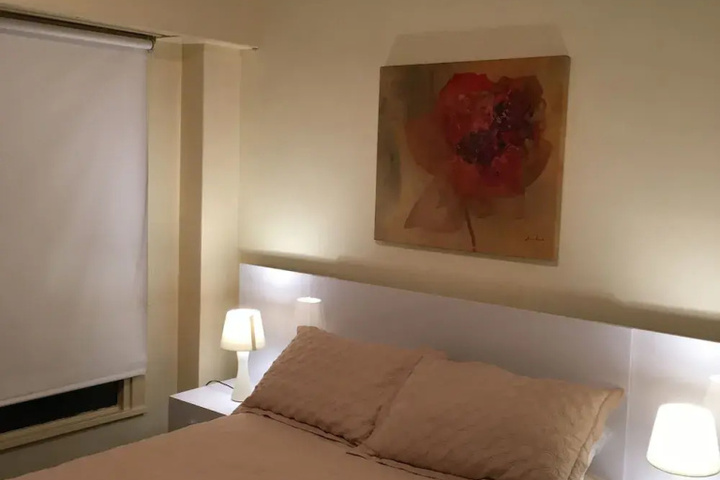 Room 4 of 12
