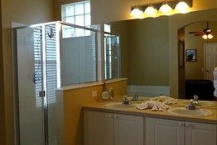 Room 2 of 43
