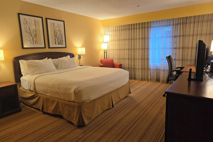 Room 32 of 135