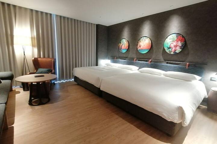 Room 27 of 44