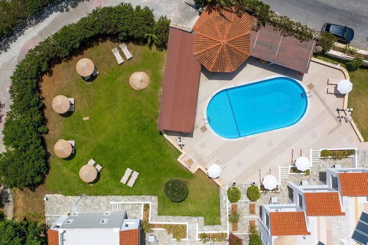Pool 21 of 73
