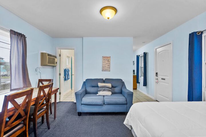Room 14 of 90