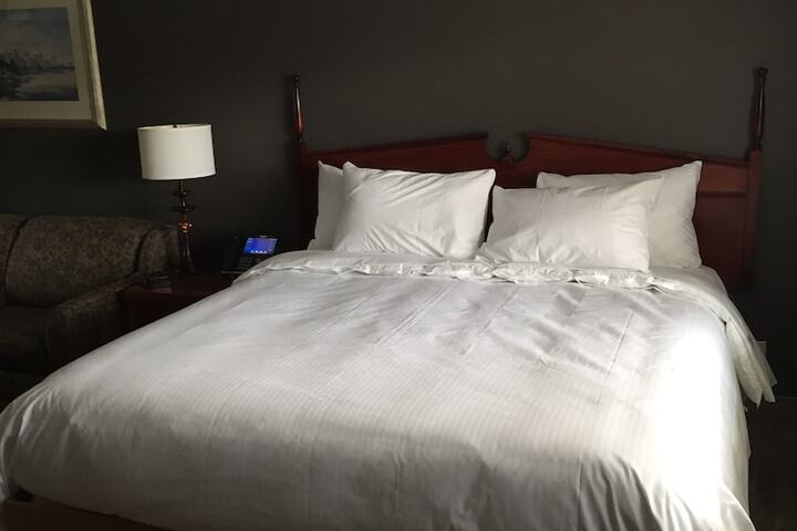 Room 7 of 16