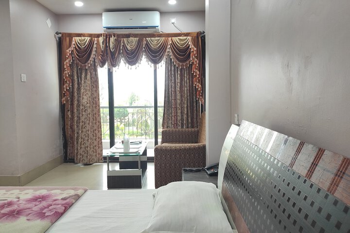 Room 9 of 25
