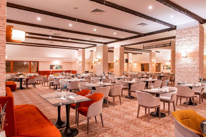 Dining 48 of 79