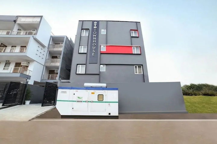 OYO Townhouse 178 Sector 52