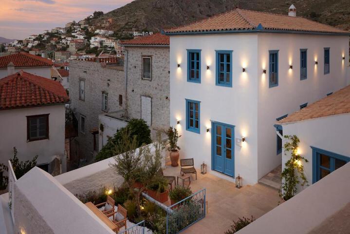 Orloff Legacy Suites Hydra