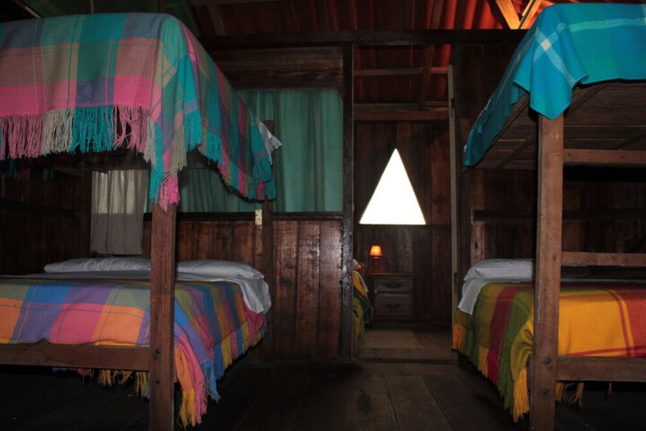 Room 4 of 28