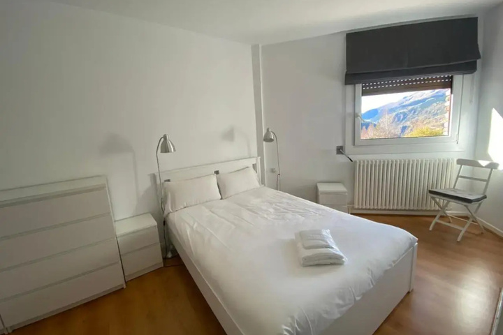 Room 2 of 11