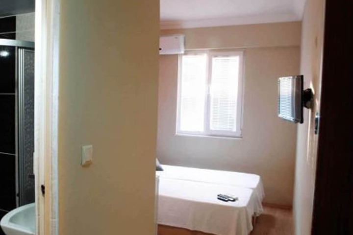 Room 16 of 16