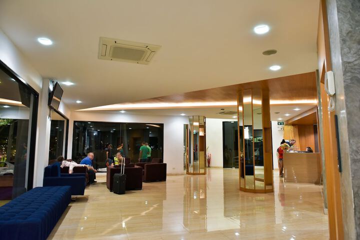 Hotel Interior 10 of 146