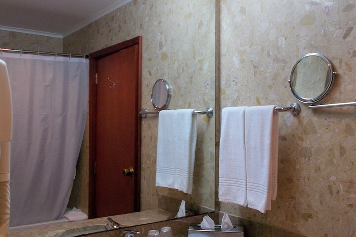 Room 37 of 129
