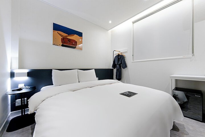 Room 9 of 52