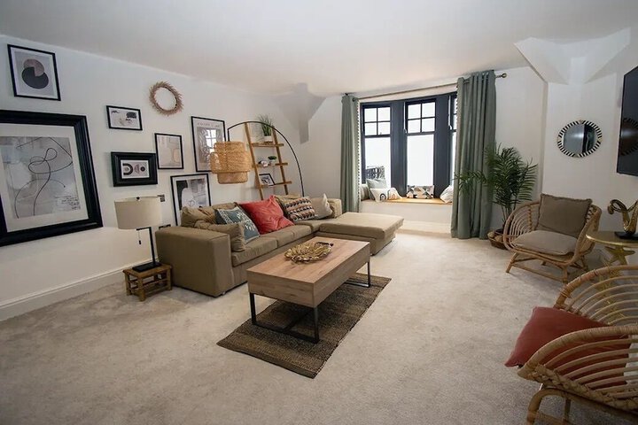 Room 161 of 283