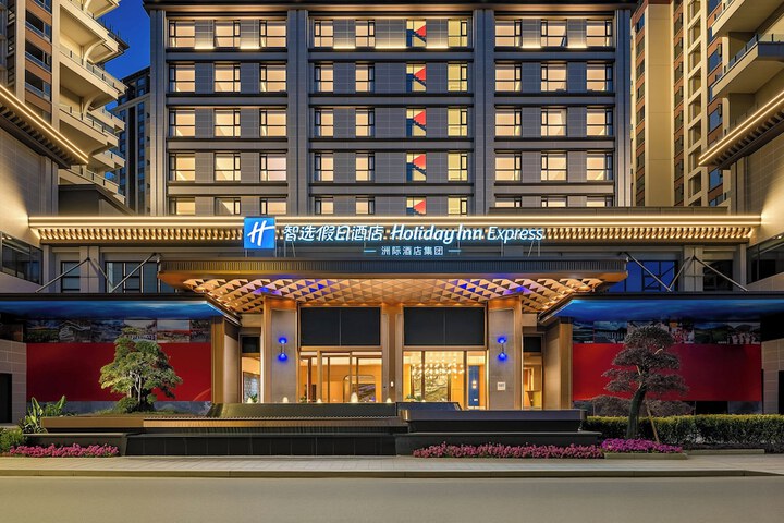 Hotel 76 of 77