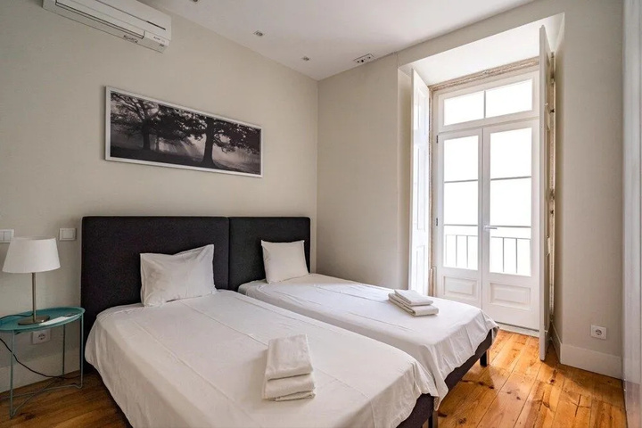 Room 5 of 15