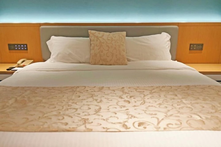 Room 9 of 22