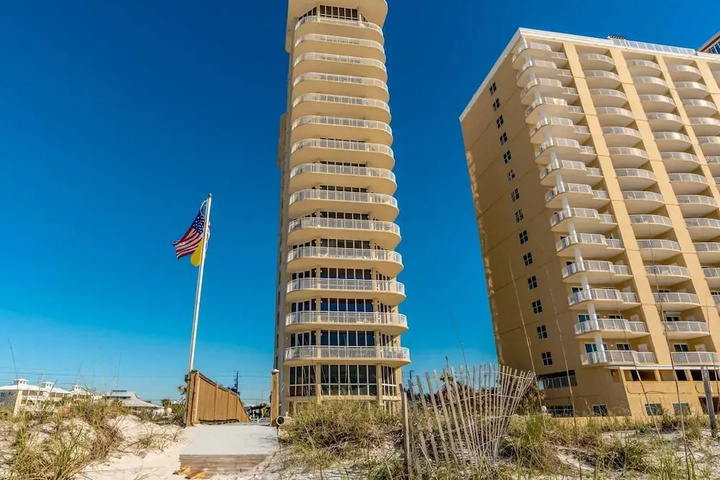 Exterior of Oceania by SVR