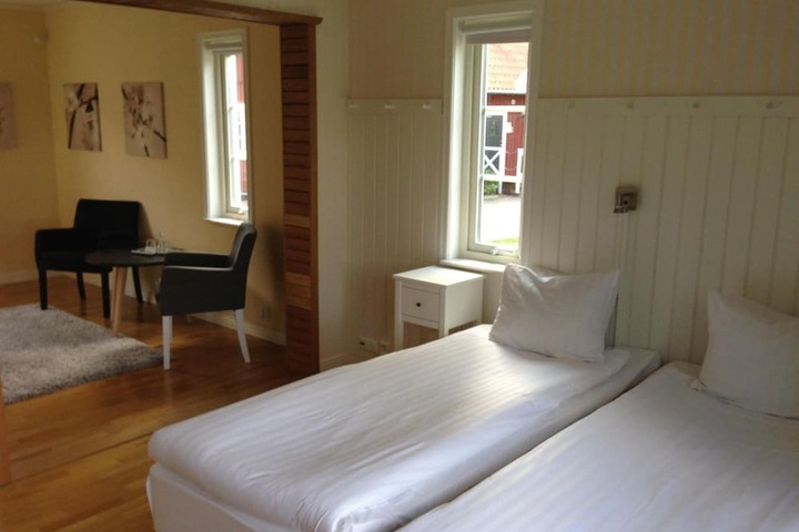 Room 10 of 39