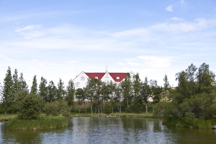 Hotel Exterior 36 of 40