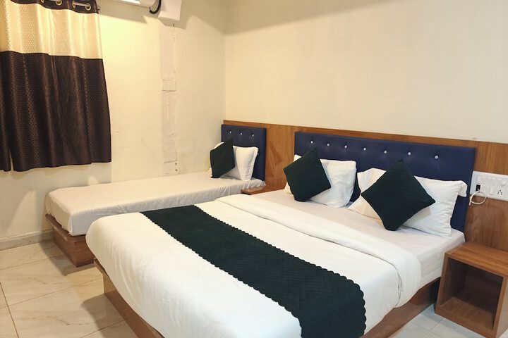 Room 50 of 76