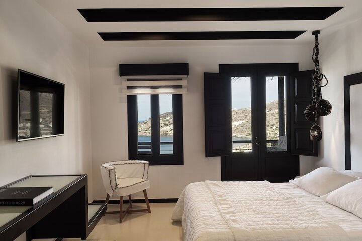 Room 13 of 83