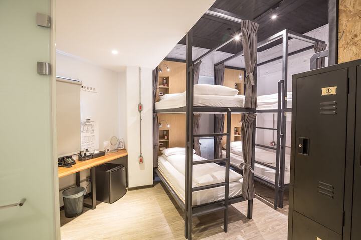 Room 18 of 53