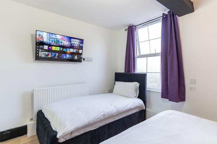 Room 25 of 59
