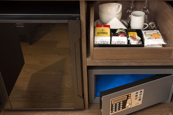 Mini-refrigerator