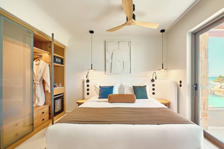 Room 16 of 182