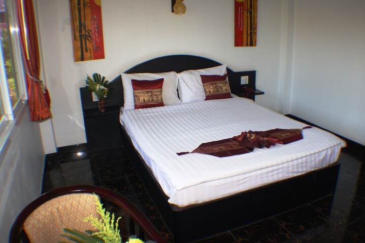 Room 28 of 159