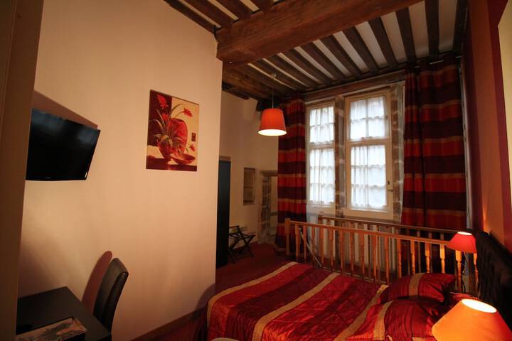 Room 13 of 31