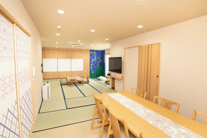 Room 15 of 144