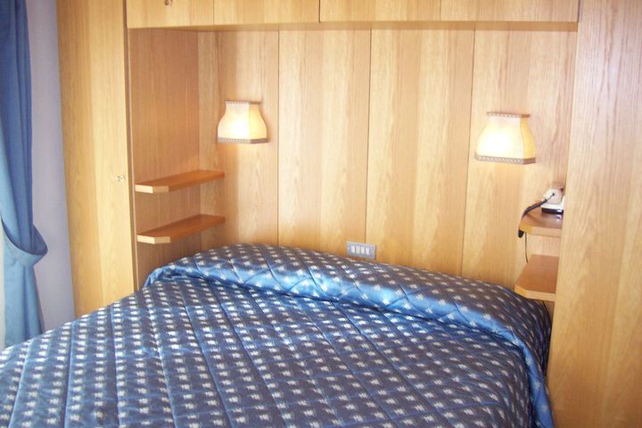 Room 7 of 48