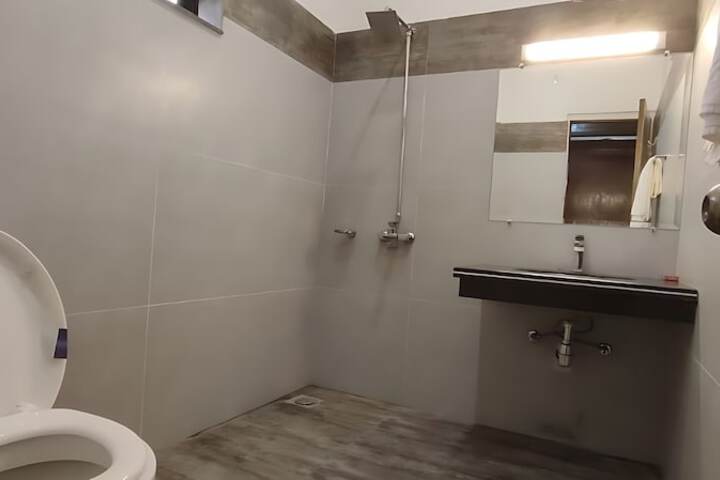 Room 26 of 27