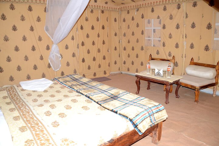 Room 4 of 32