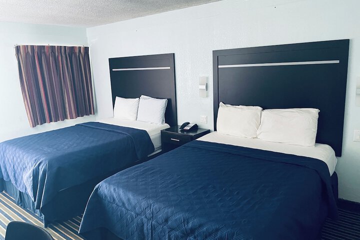 Basic Double Room (1 of 6)