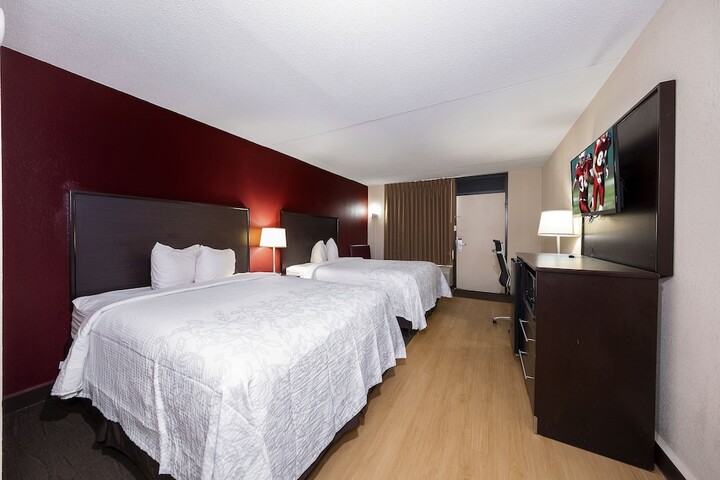 Deluxe 2 Queen Beds (8 of 13)