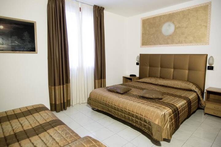 Room 20 of 39