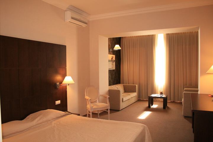 Room 14 of 53