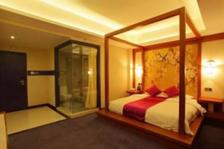 Room 26 of 32