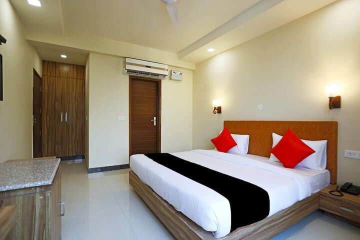 Room 13 of 24