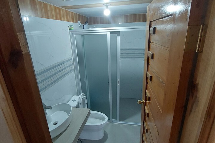 Room 8 of 44