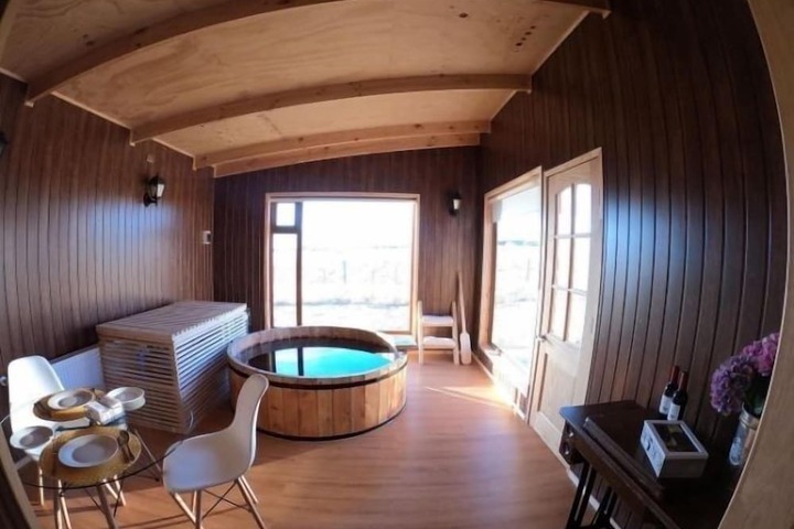Room 8 of 14