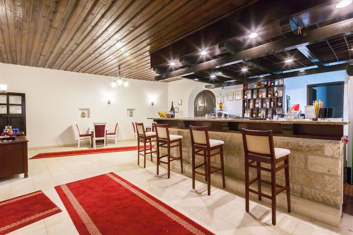 Lounge 99 of 129