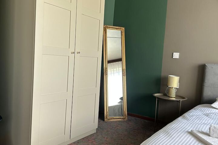 Room 47 of 84